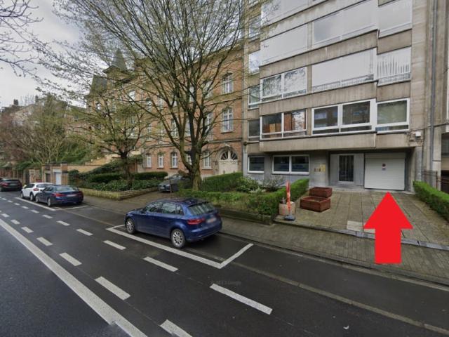 Garage vente à Uccle, Bruxelles