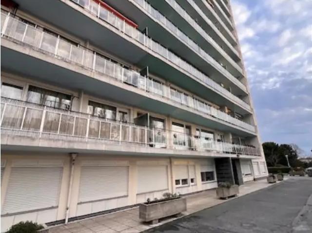 Garage vente à Uccle, Bruxelles