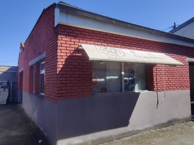 Garage vente à Saintes