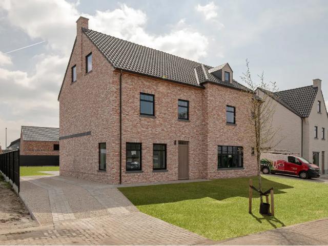 Maison vente à Genk, Limburg