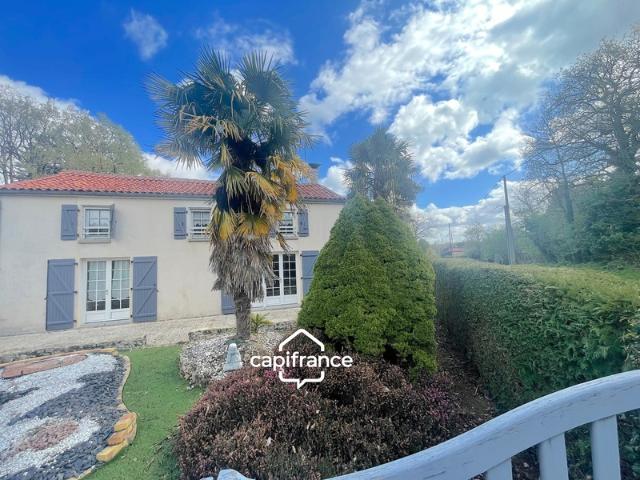 Maison vente à Fontenay-le-Comte, Saint-cyr-des-gâts