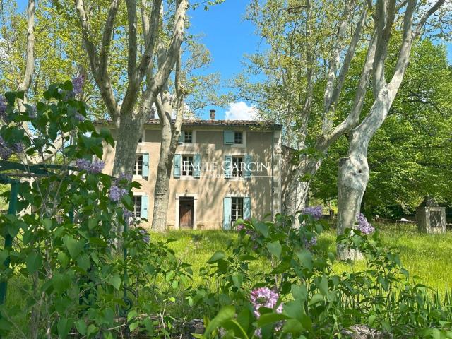 Maison vente à Paris, Île-de-France