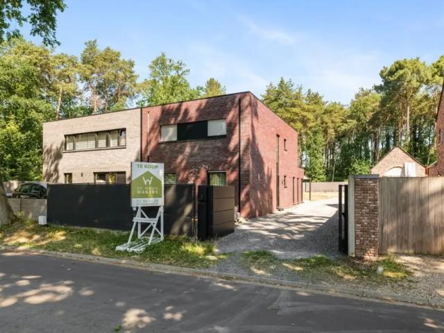 Maison vente à Genk, Limburg