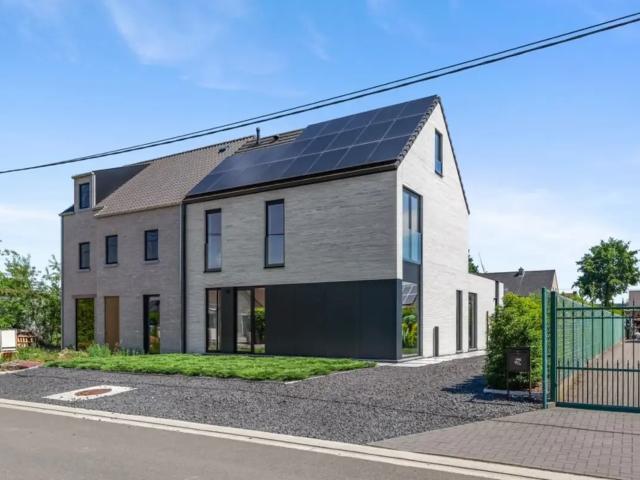 Maison vente à Genk, Limburg