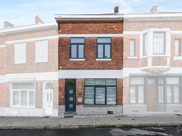 Maison vente à La Louvière, Wallonie