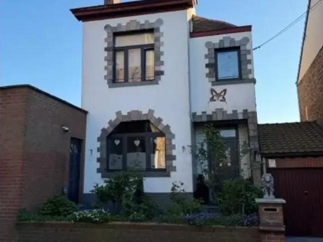 Maison vente à La Louvière, Wallonie