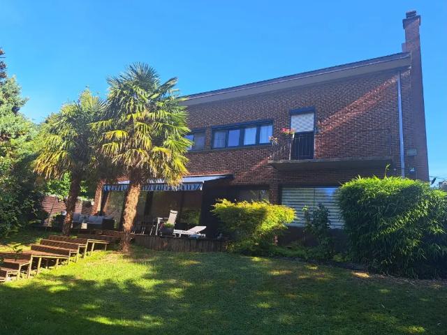 Maison vente à La Louvière, Wallonie