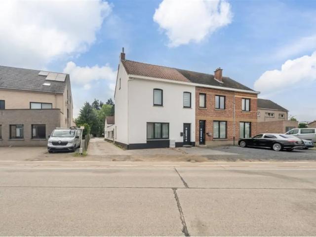 Maison vente à Beringen, Limburg