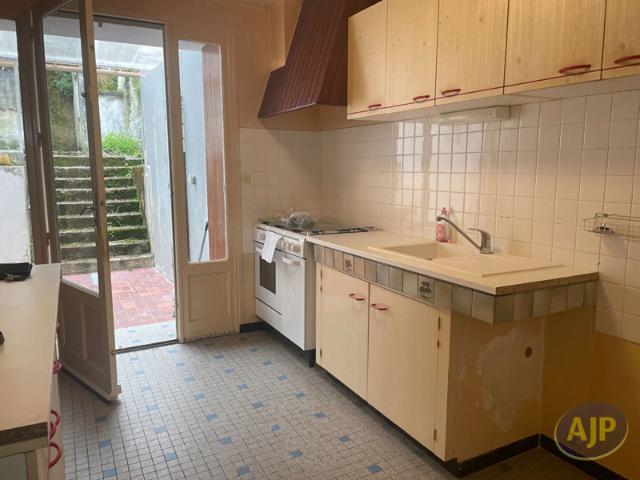 Maison vente à Saint-Jean-d'Angély, Taillebourg