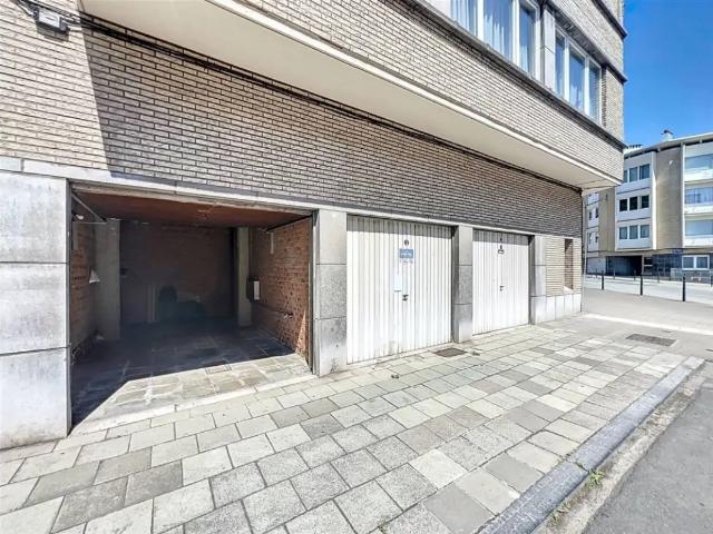 Garage vente à Anderlecht, Bruxelles