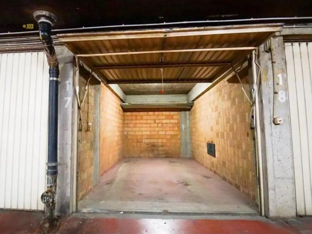 Garage vente à Anderlecht, Bruxelles