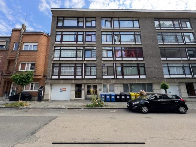 Garage vente à Anderlecht, Bruxelles