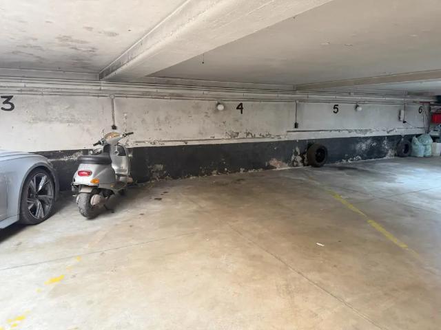 Garage vente à Etterbeek, Bruxelles