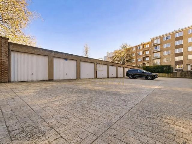 Garage vente à Evere, Bruxelles