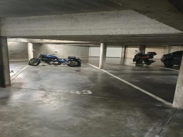 Garage vente à Ganshoren, Bruxelles