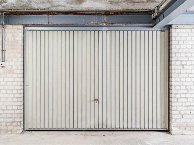 Garage vente à Hasselt, Limburg