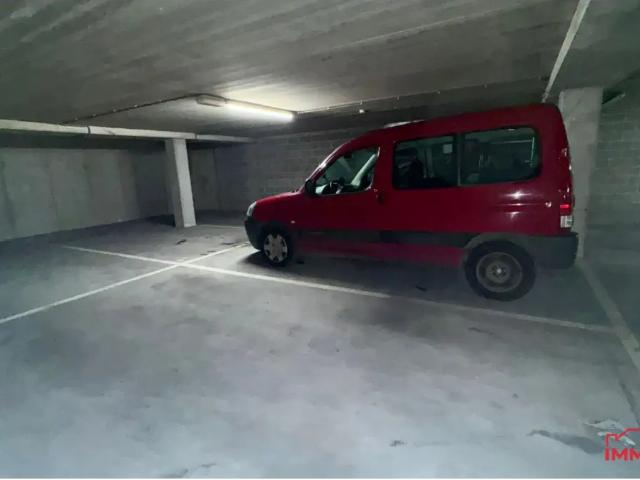 Garage vente à Elsene, Bruxelles