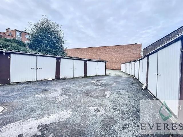 Garage vente à Jette, Bruxelles