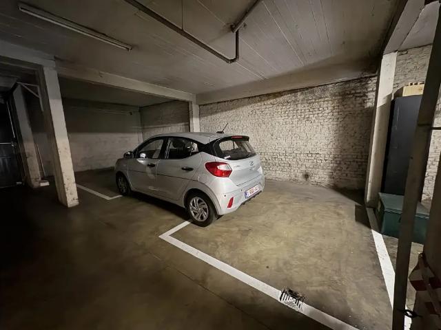 Garage vente à Miroir - Spiegel, Jette