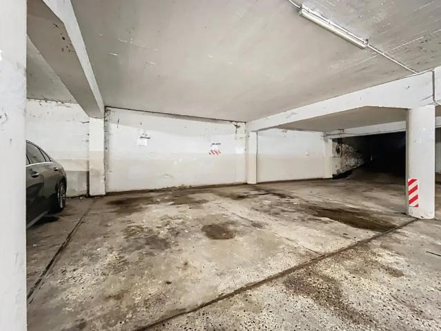 Garage vente à Jette, Bruxelles