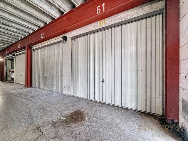 Garage vente à Crainhem, Brabant