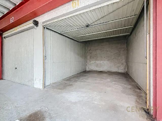 Garage vente à Crainhem, Brabant