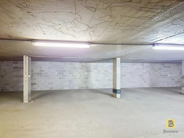 Garage vente à Bergen, Wallonie
