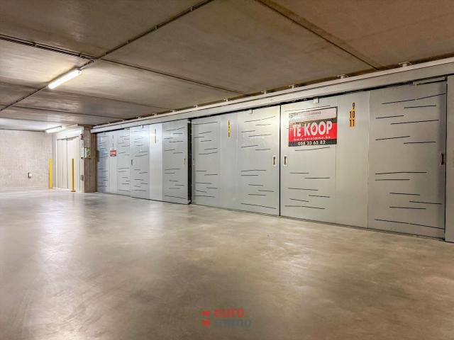 Garage vente à Nieuwpoort, West-Vlaanderen