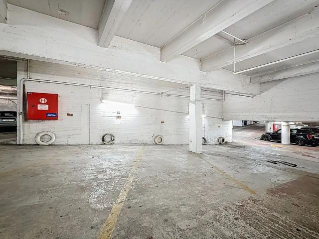 Garage vente à Saint-gilles, Bruxelles