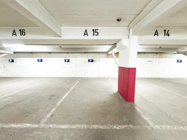 Garage vente à Saint-gilles, Bruxelles