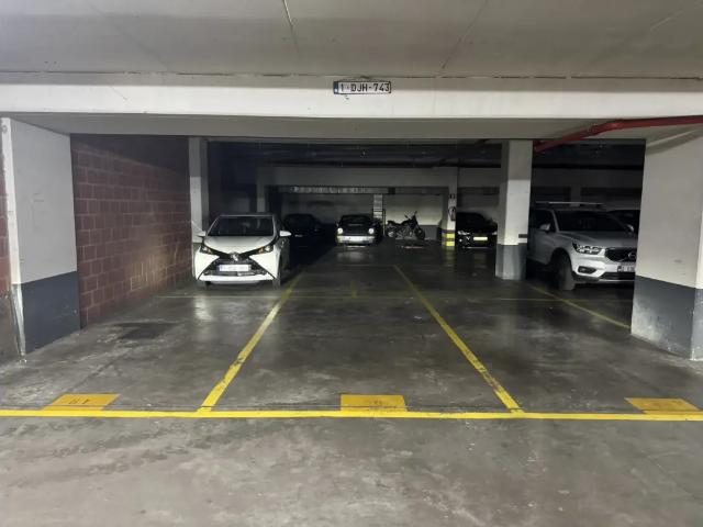 Garage vente à Sint-lambrechts-woluwe, Bruxelles