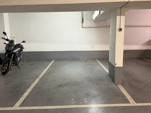 Garage vente à Paris, Île-de-France