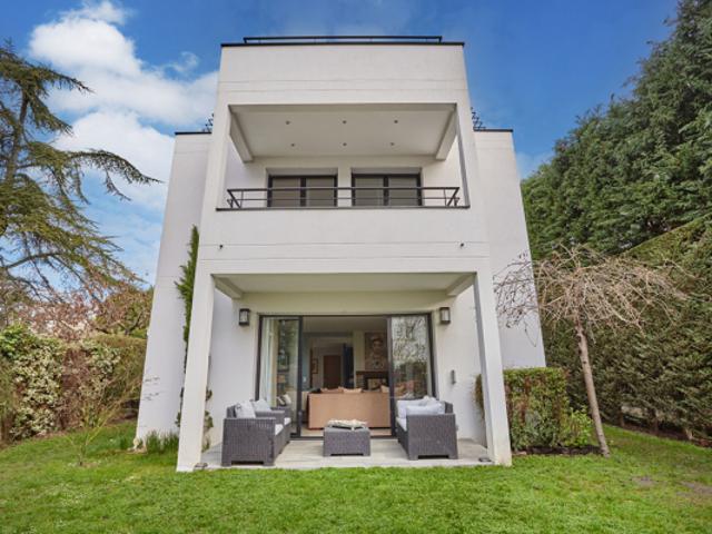 Maison vente à Nanterre, Saint-cloud