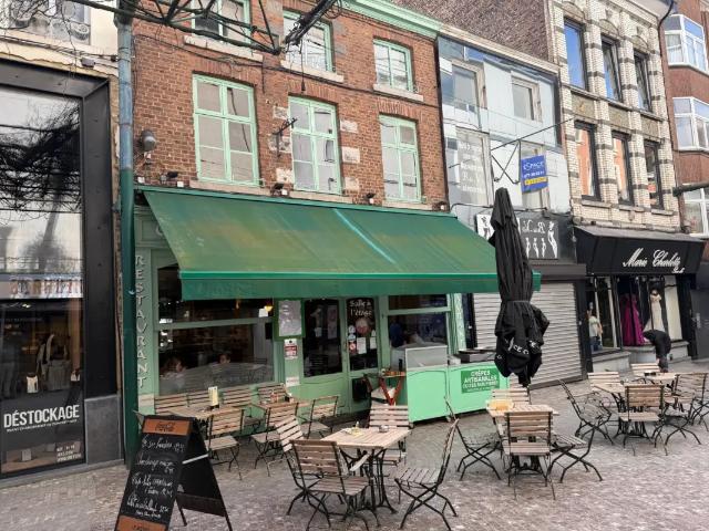 Local Commercial vente à Charleroi, Wallonie