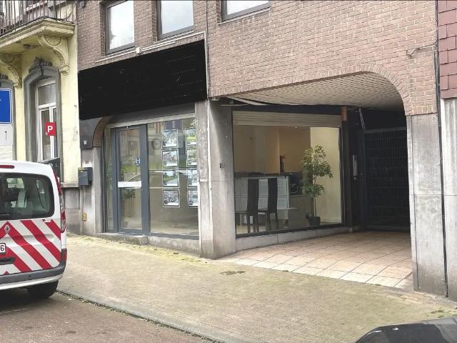 Local Commercial vente à Charleroi, Wallonie