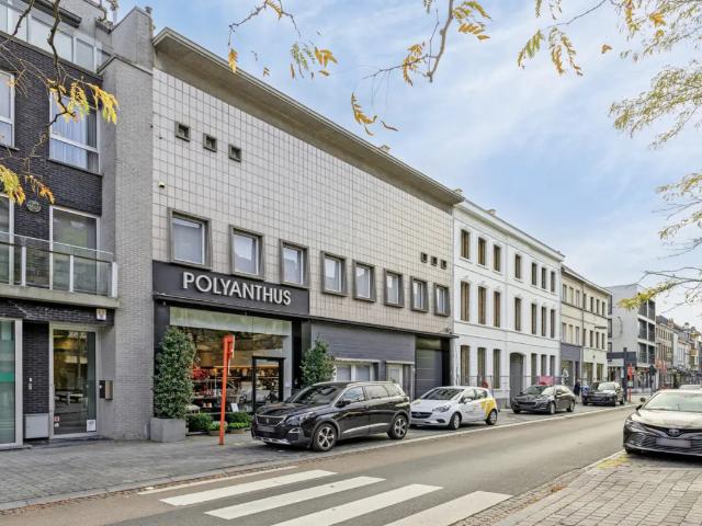 Local Commercial vente à Courtrai, West-Vlaanderen