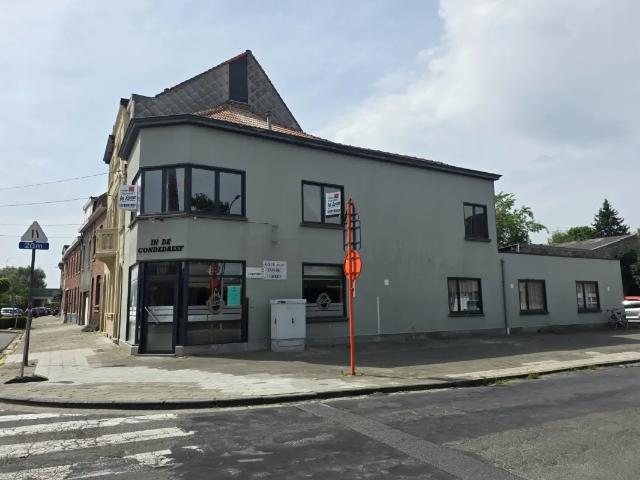 Local Commercial vente à Courtrai, West-Vlaanderen