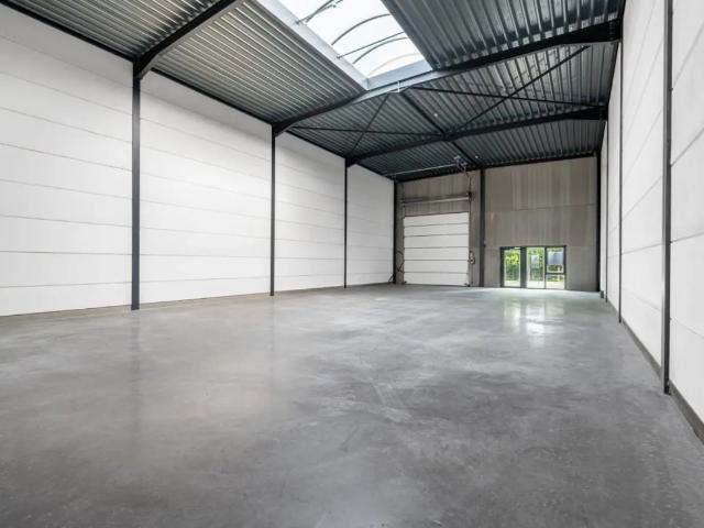 Local Commercial vente à Moorslede, West-Vlaanderen
