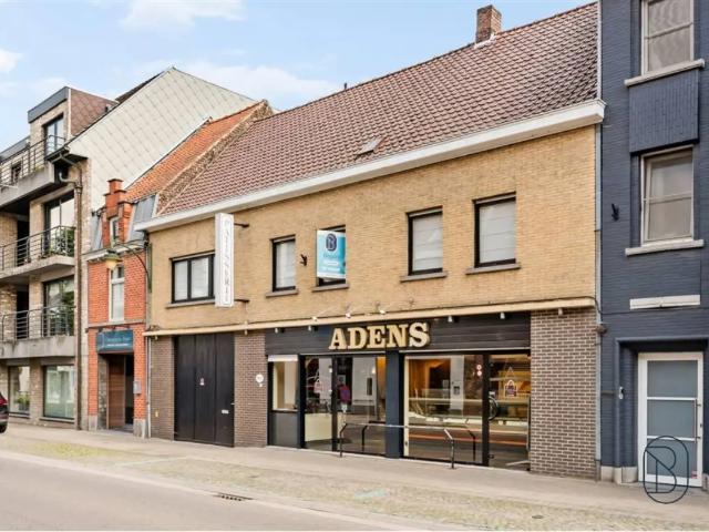 Local Commercial vente à Deerlijk, West-Vlaanderen