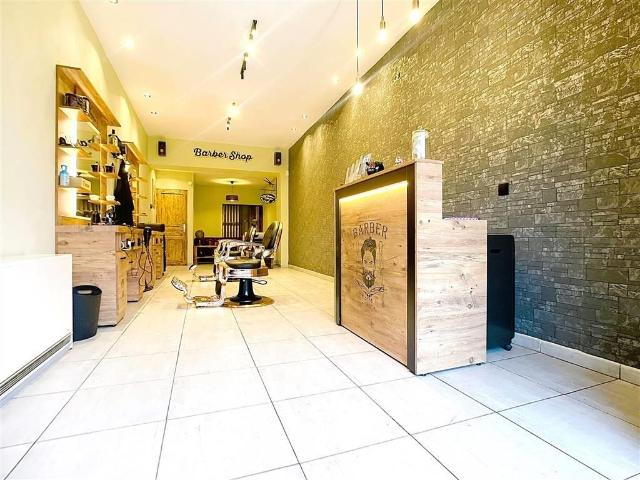 Local Commercial vente à Mouscron, Wallonie
