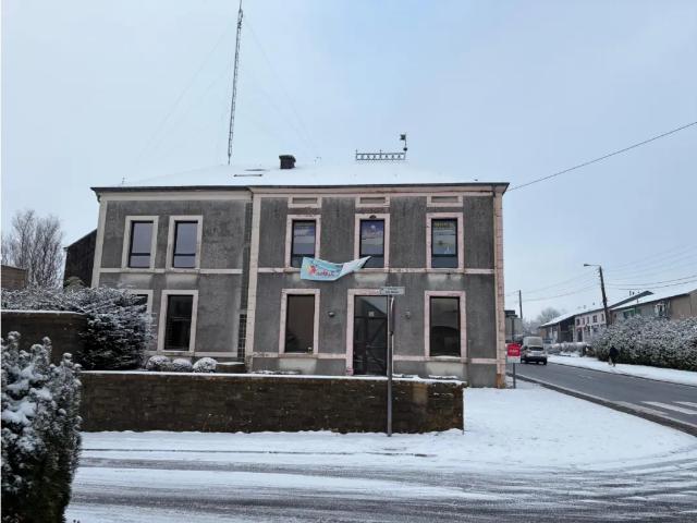 Local Commercial vente à Chiny, Wallonie