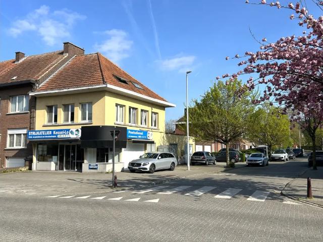 Local Commercial vente à Lava, Brabant