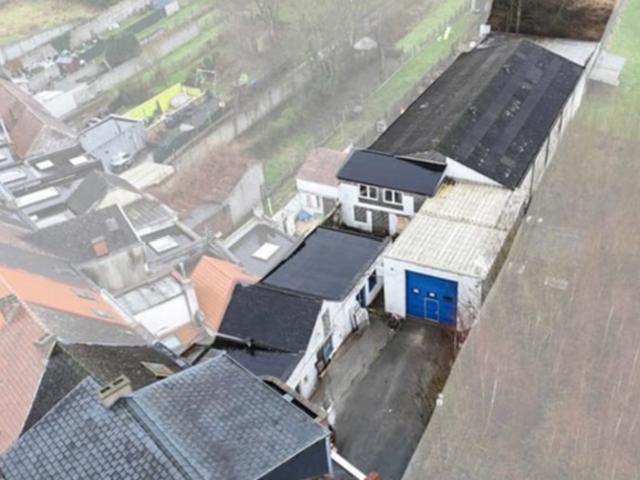 Local Commercial vente à Lessen, Wallonie