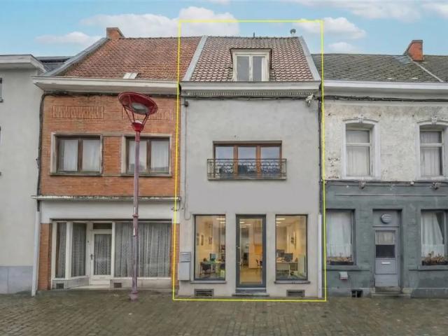 Local Commercial vente à Lessen, Wallonie