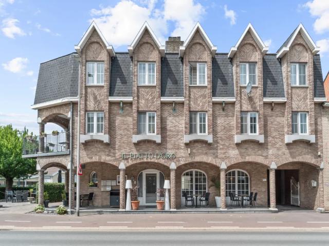 Local Commercial vente à Maasmechelen, Limburg