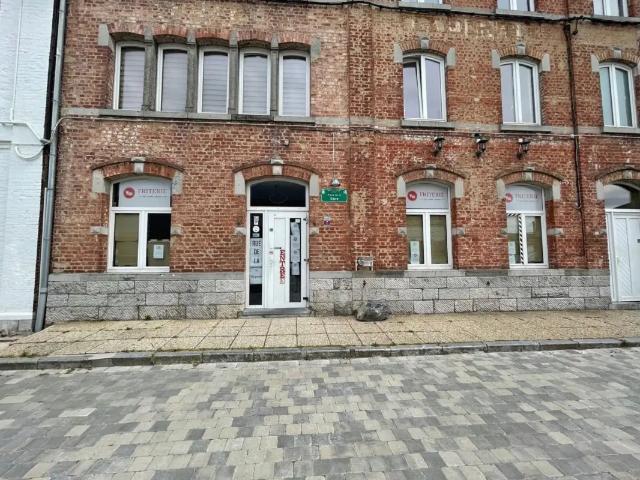 Local Commercial vente à Marche, Wallonie