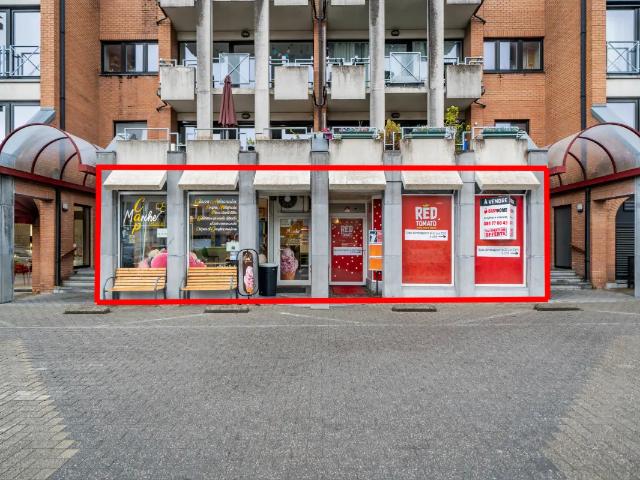 Local Commercial vente à Marche, Wallonie