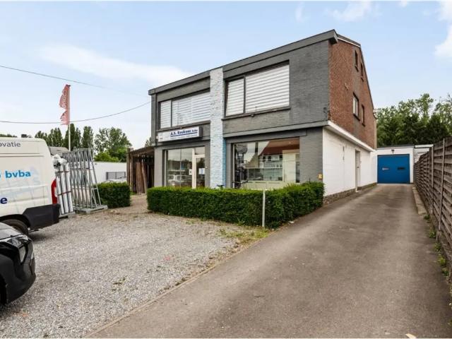 Local Commercial vente à Santhoven, Antwerpen