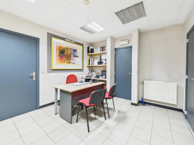 Local Commercial vente à Mouscron, Wallonie