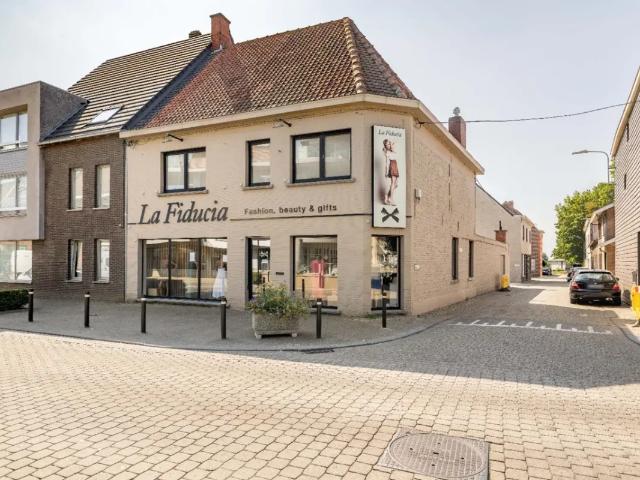 Local Commercial vente à Pittem, West-Vlaanderen